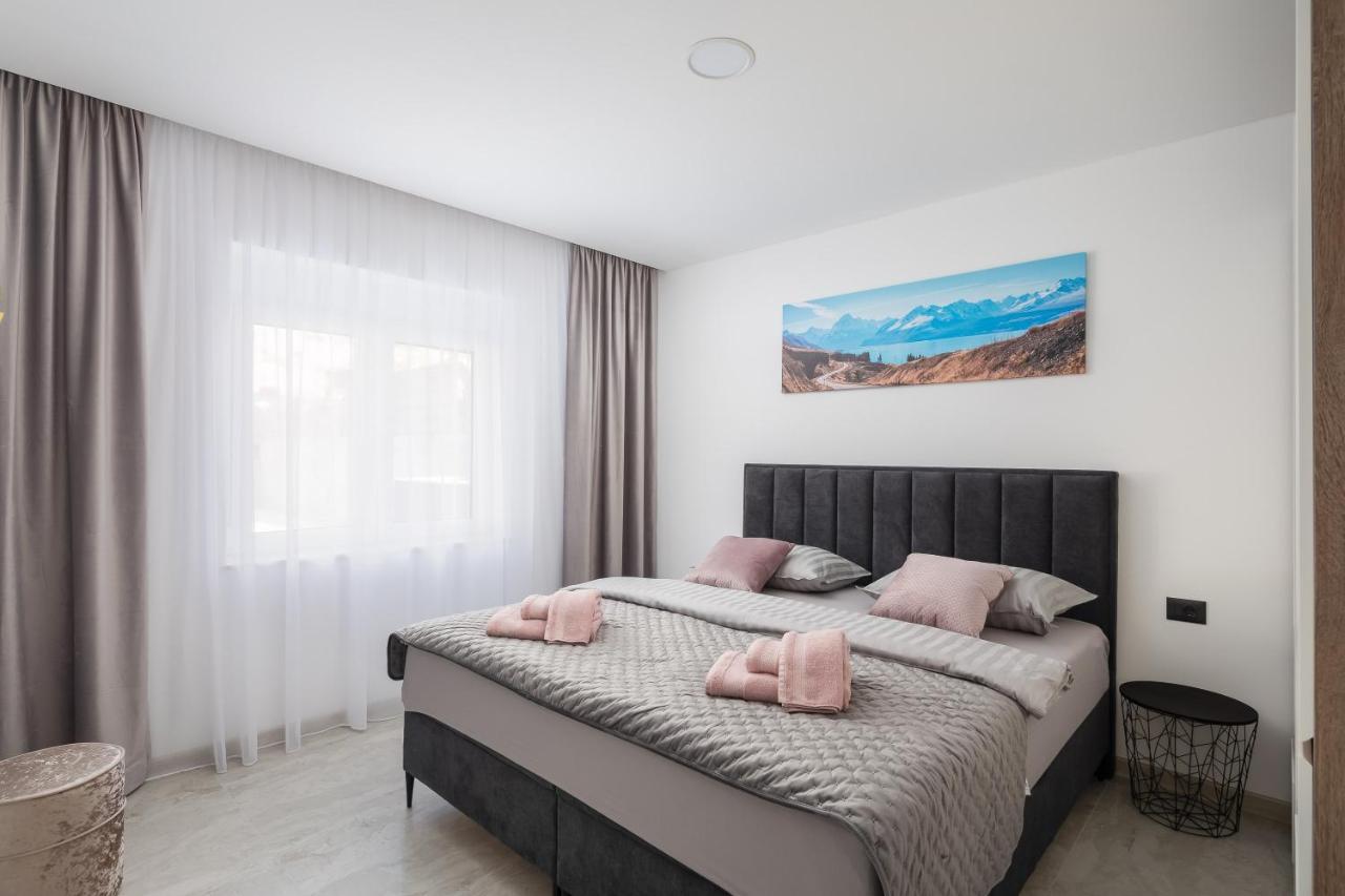 Luxury Apartment Lorena - Private Heated Pool - Jesenice  Extérieur photo