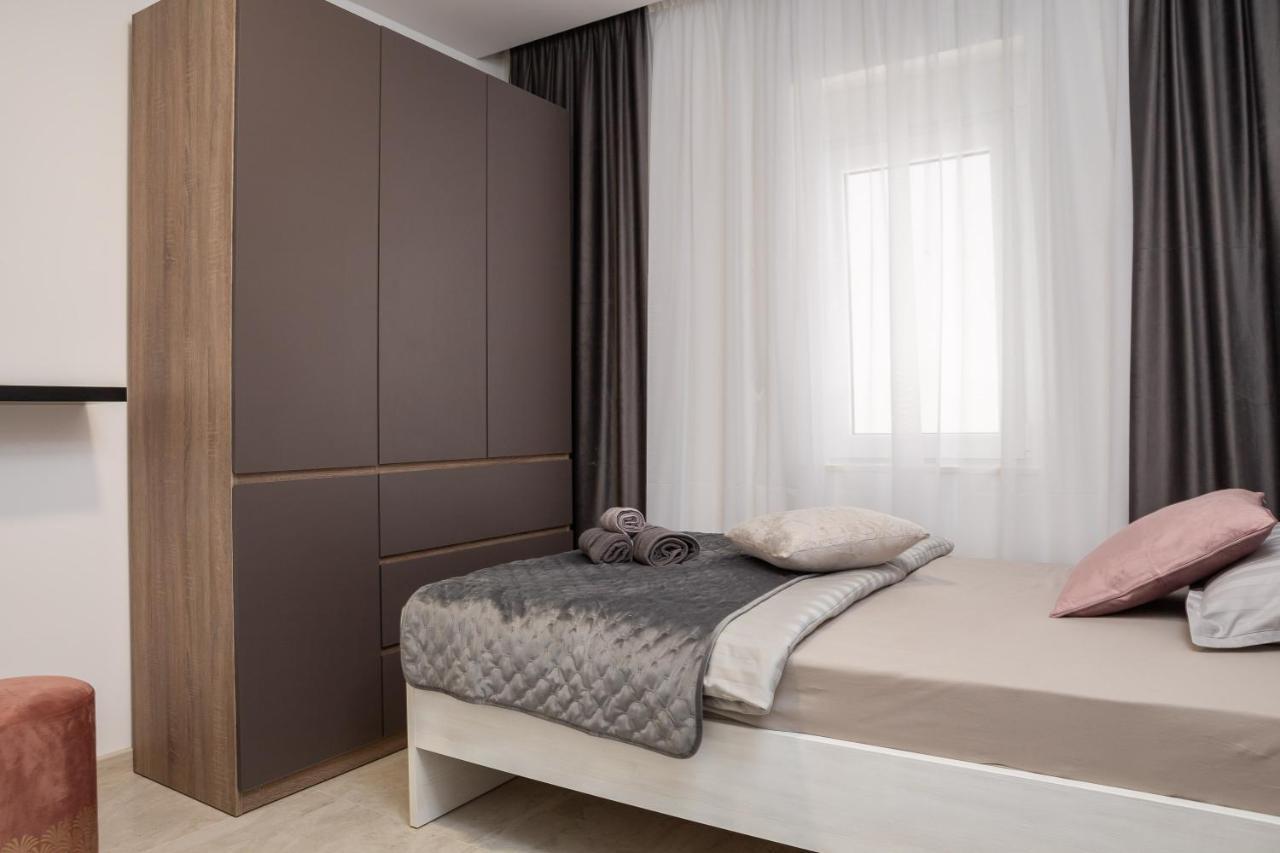 Luxury Apartment Lorena - Private Heated Pool - Jesenice  Extérieur photo
