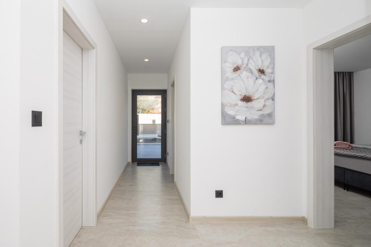 Luxury Apartment Lorena - Private Heated Pool - Jesenice  Extérieur photo