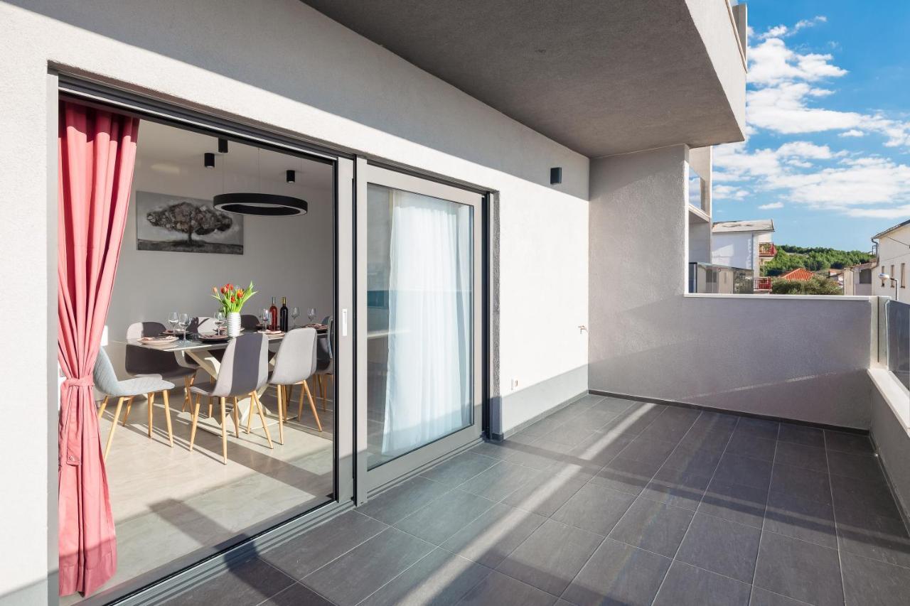 Luxury Apartment Lorena - Private Heated Pool - Jesenice  Extérieur photo