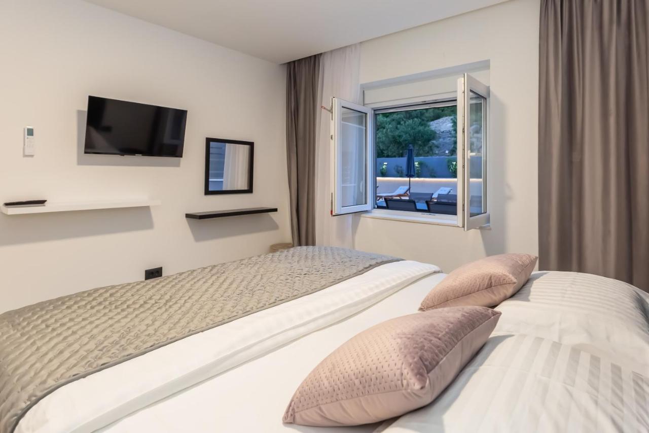 Luxury Apartment Lorena - Private Heated Pool - Jesenice  Extérieur photo
