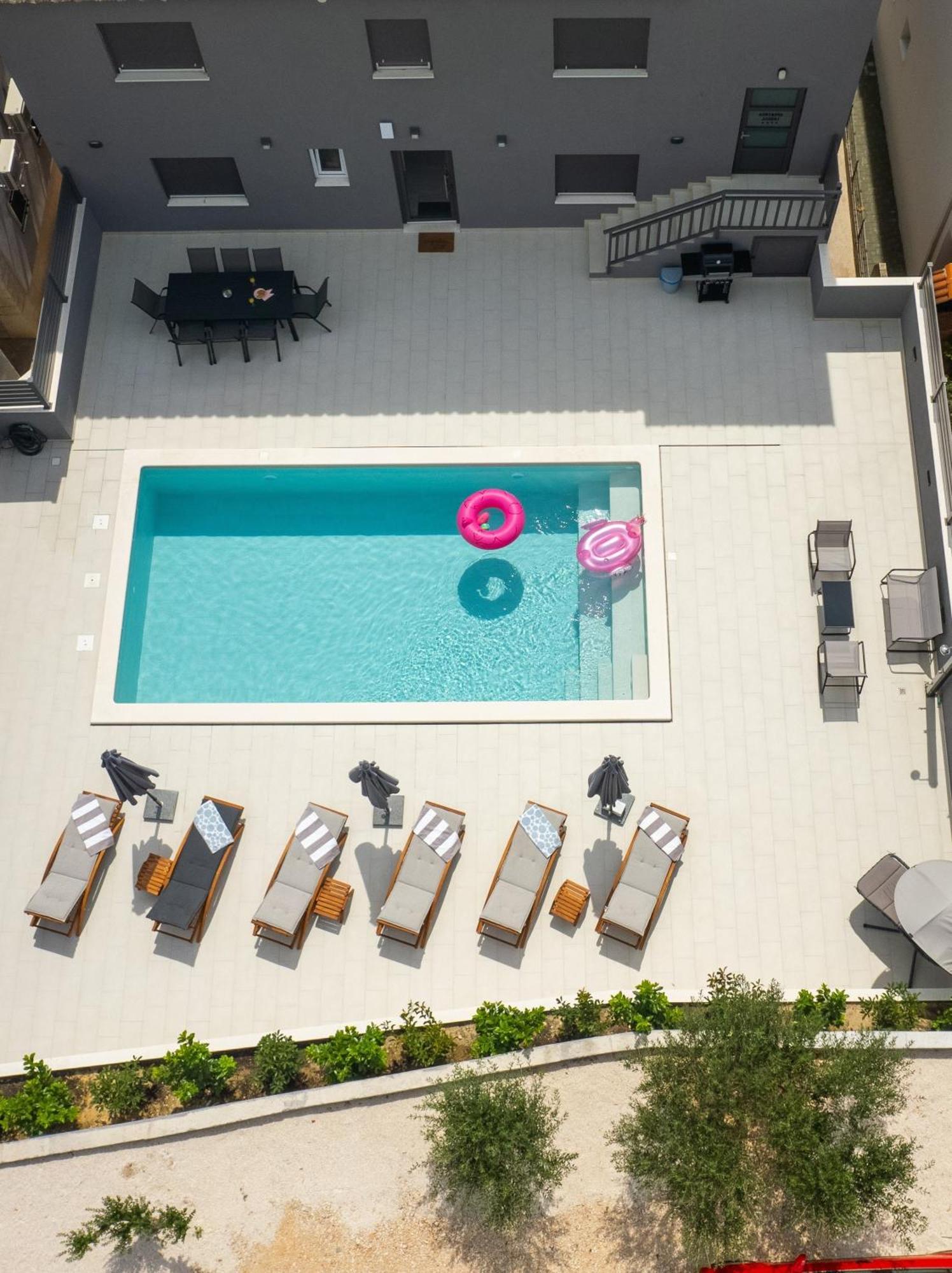Luxury Apartment Lorena - Private Heated Pool - Jesenice  Extérieur photo