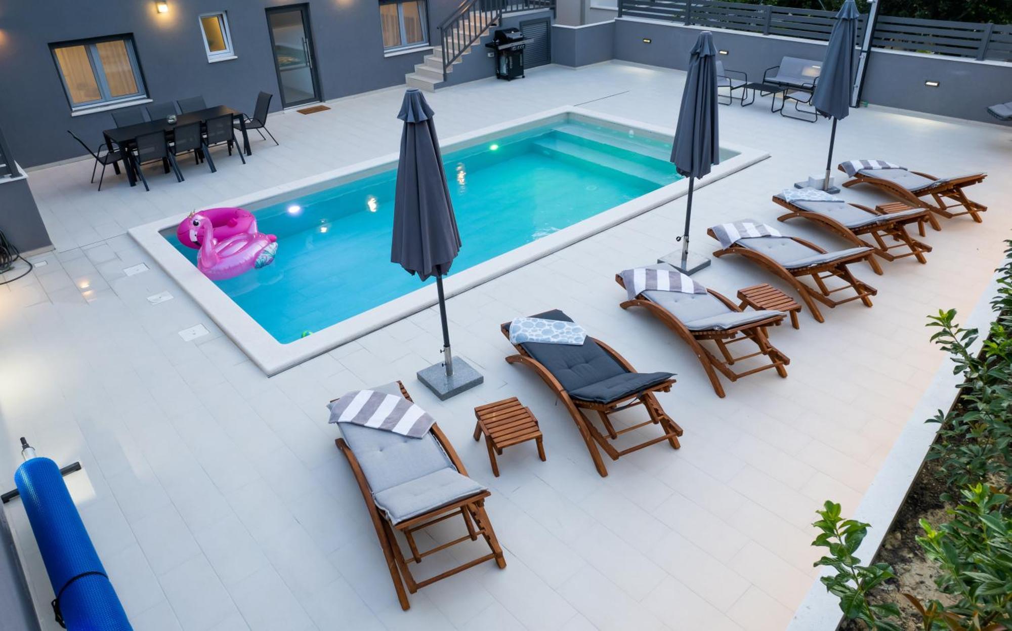 Luxury Apartment Lorena - Private Heated Pool - Jesenice  Extérieur photo